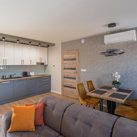 Melomi 1 Apartman Sarvar Exterior foto