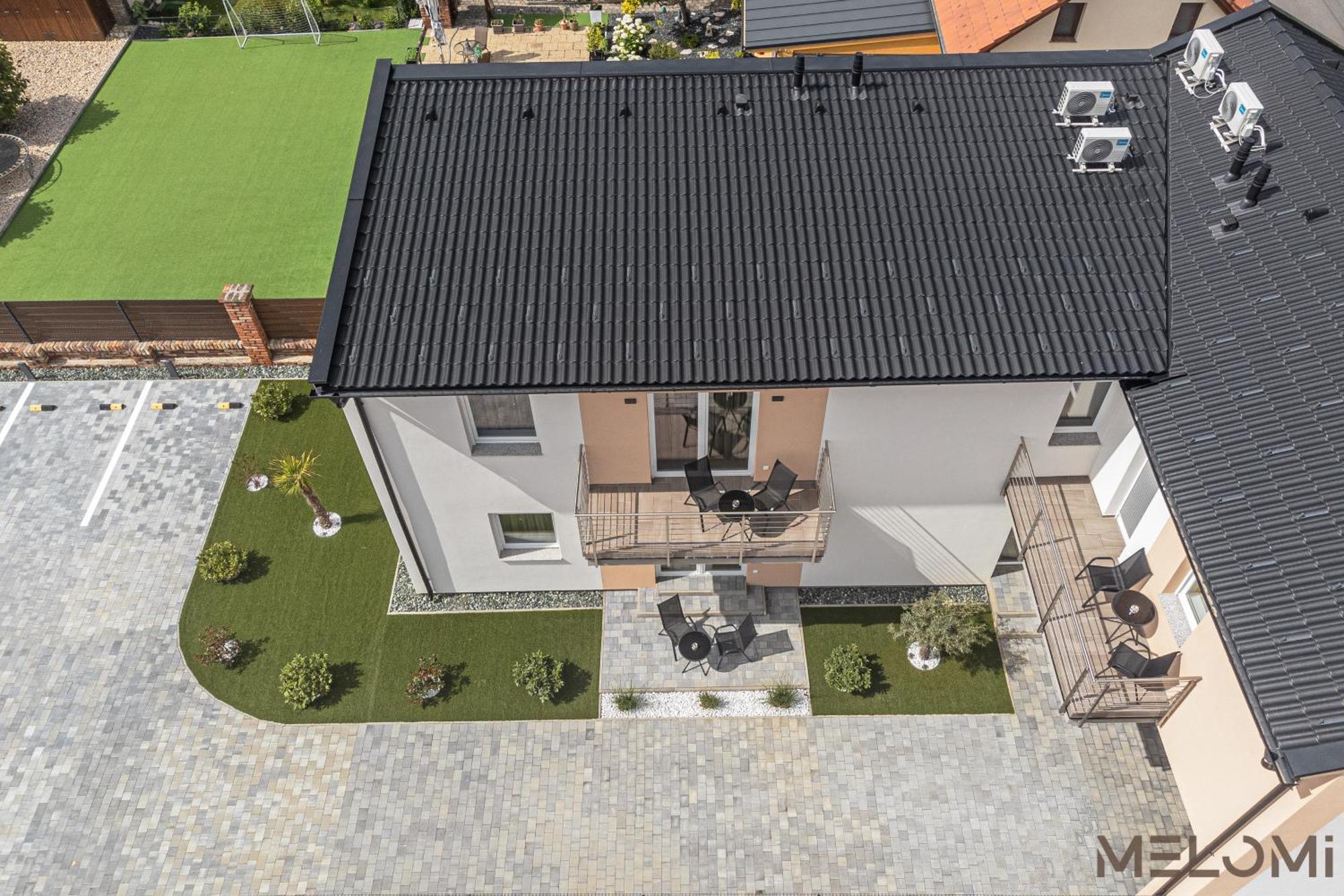 Melomi 1 Apartman Sarvar Exterior foto