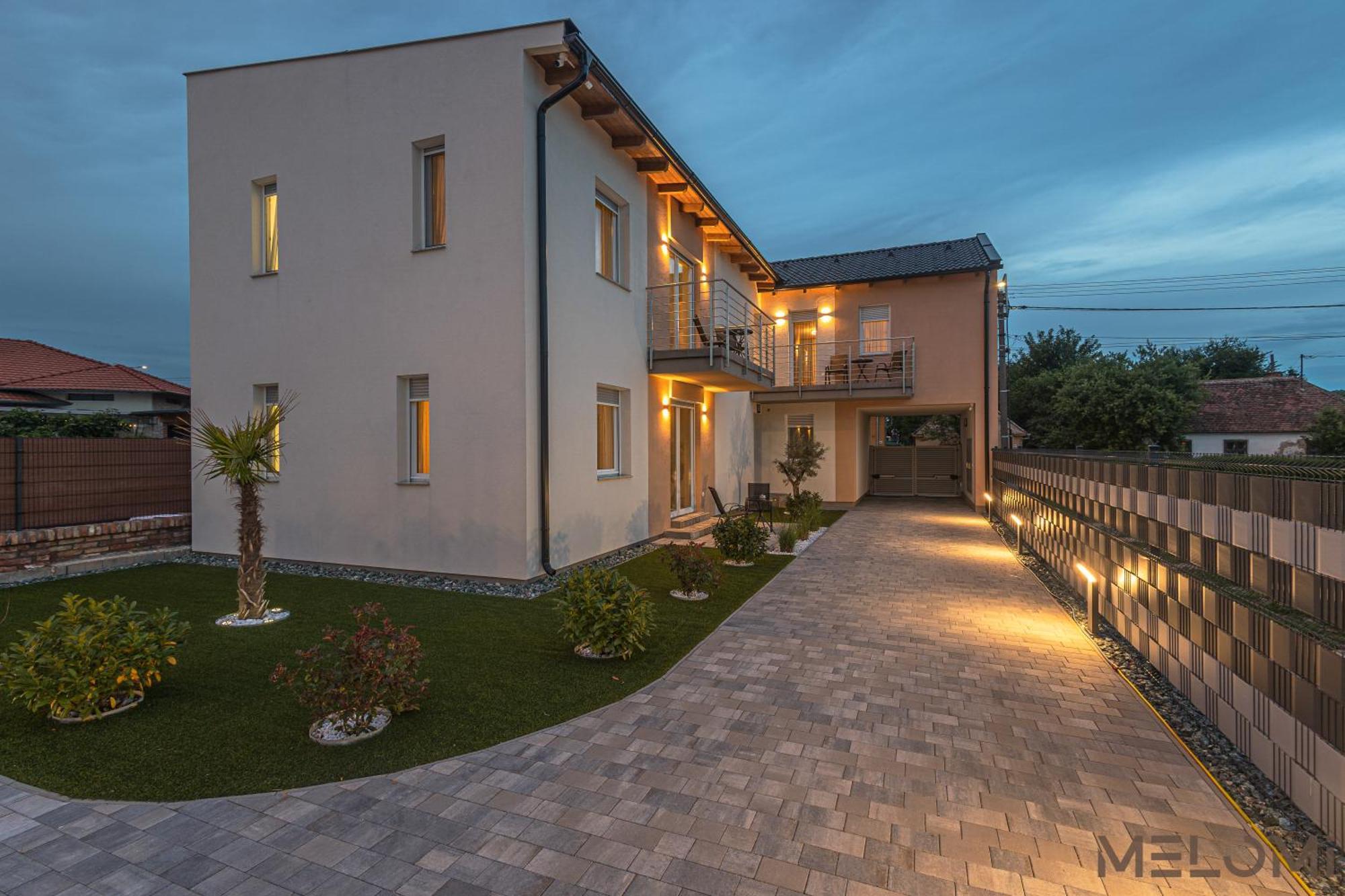Melomi 1 Apartman Sarvar Exterior foto